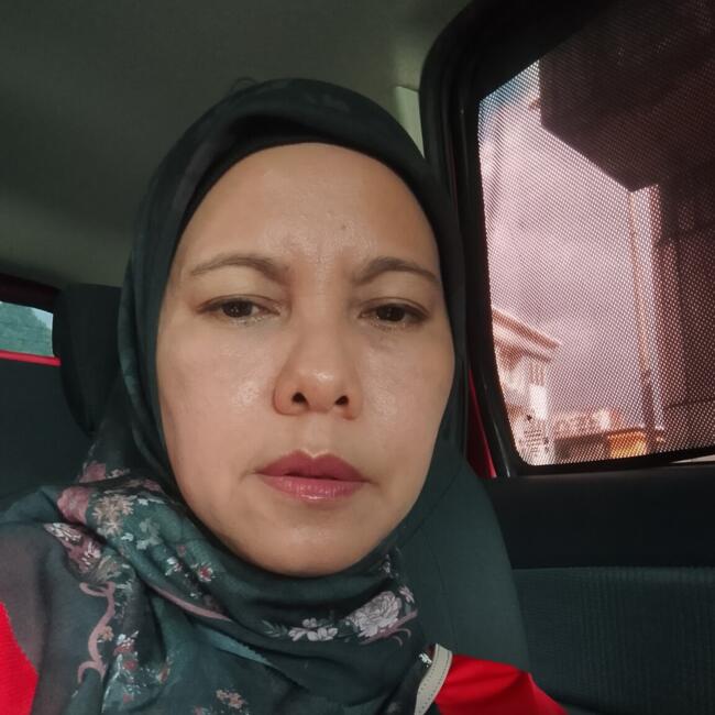 Babysitter in Batu Caves: Elina