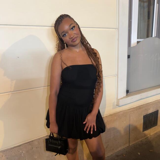 Babysitter in Viry-Châtillon: Veronica