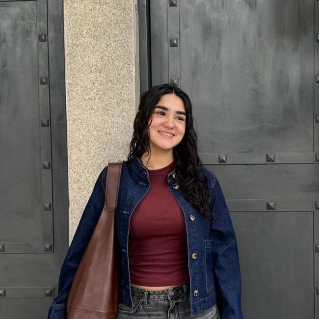 Babysitter in Montevideo: Brianna