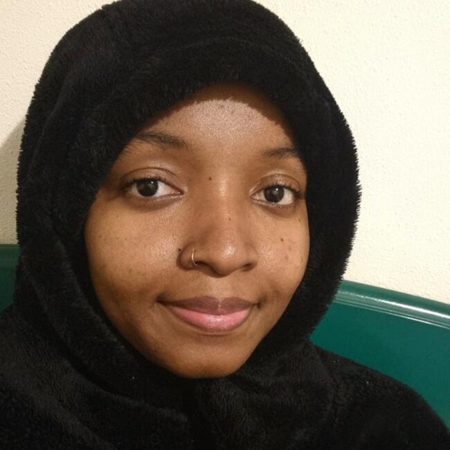 Babysitter in Nantes: Aynur