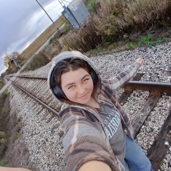 Babysitter in Waterloo: Angela