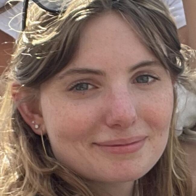 Babysitter in Aix-en-Provence: Leannah