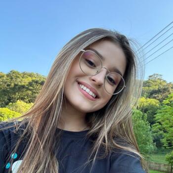 Babysitter in Lajeado: Yasmin