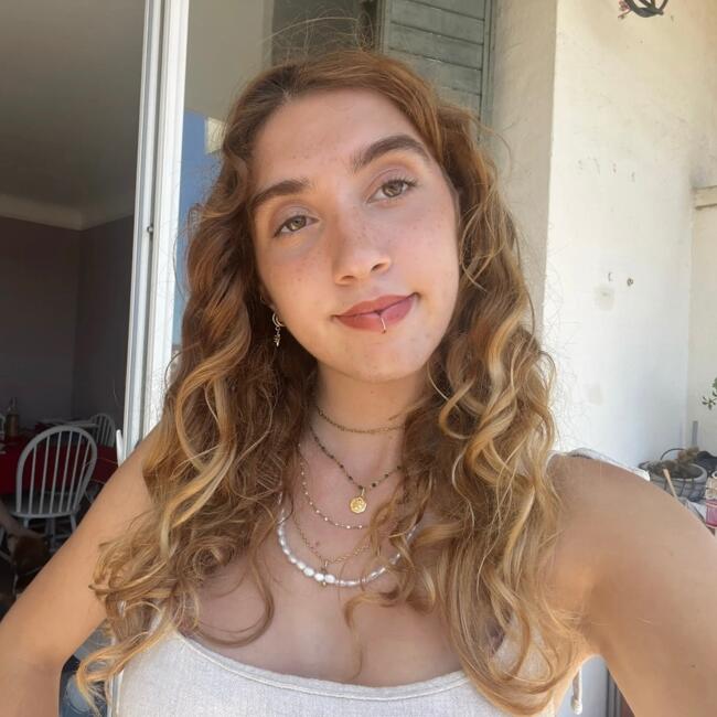 Babysitter in Marseille: Celia