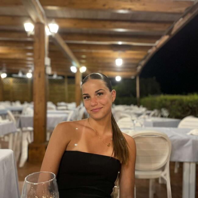 Babysitter in Mordelles: Kézia