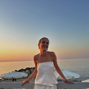 Babysitter Tours: Lou-Anne