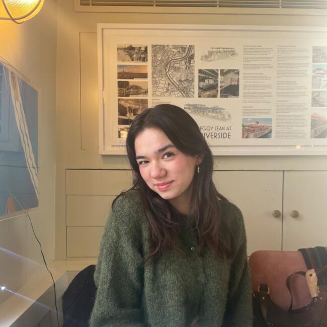 Babysitter in Bristol: Leah