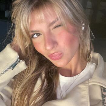 Babysitter in Palhoça: Stephani