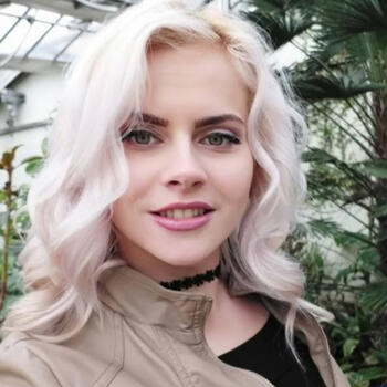 Babysitting job in Barnsley: babysitting job Anca