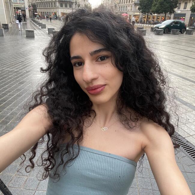 Babysitter in Caluire-et-Cuire: Lea