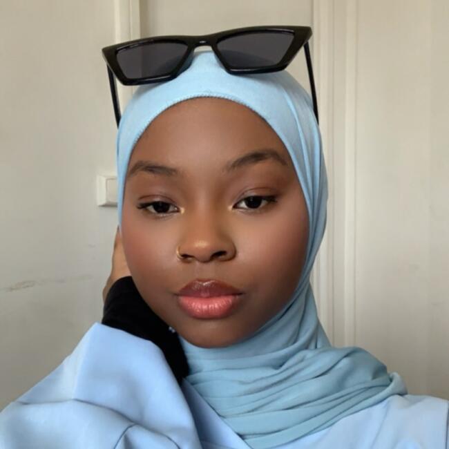 Babysitter in Stains: Samina