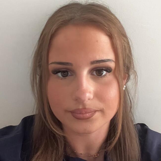 Babysitter in Sarcelles: Emie