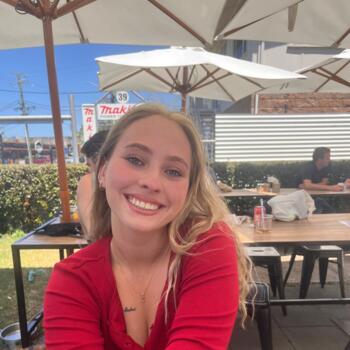 Babysitter Gold Coast: Eden