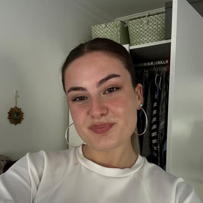 Babysitter in Crewkerne: Alexia
