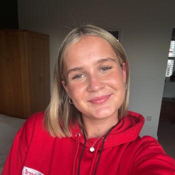 Babysitter in Canterbury: Freya