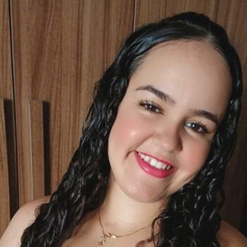 Babysitter in Sete Lagoas: Ingrid