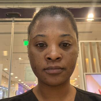 Babysitter in Riyadh: Aisha