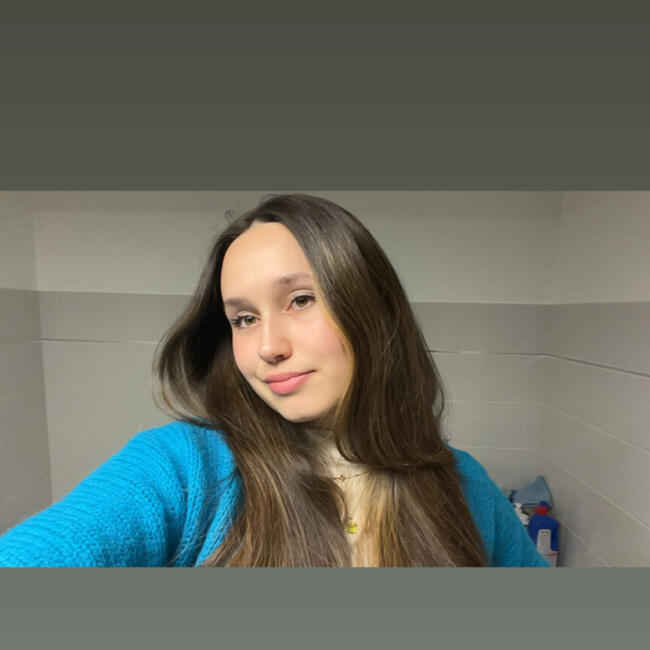 Babysitter in Betton: Jade