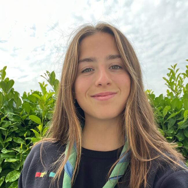 Babysitter in Court-Saint-Etienne: Charlotte