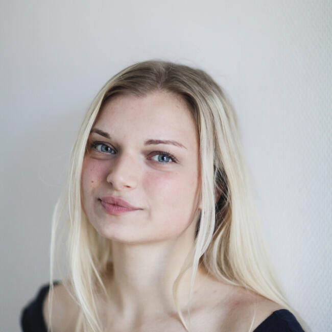 Babysitter in Paris: Amaryllis