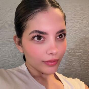 Baby-sitter in Edmonton: Alejandra