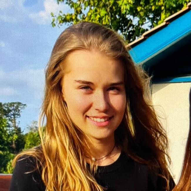 Babysitter in Arbonne: Chloé