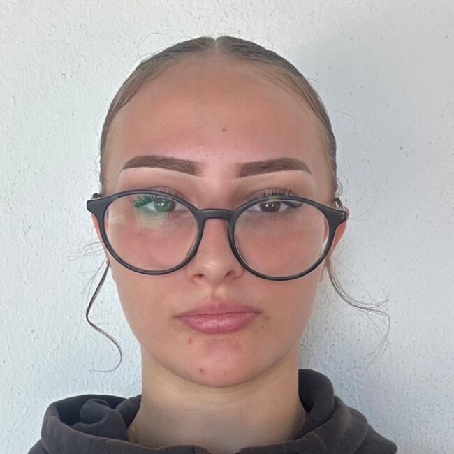 Babysitter a Onex: Elona