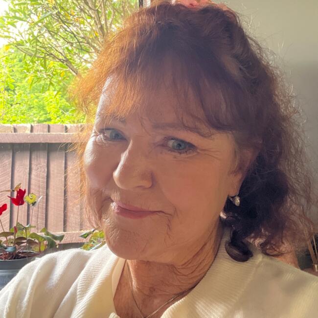 Babysitter in Christchurch: Robyn