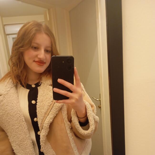 Babysitter in Flers: Melissa