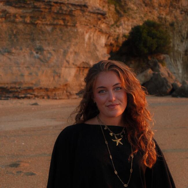Babysitter in La Rochelle: Louise