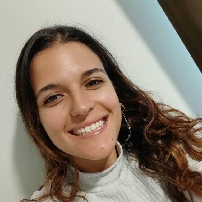 Babysitter in Dublin: Laura