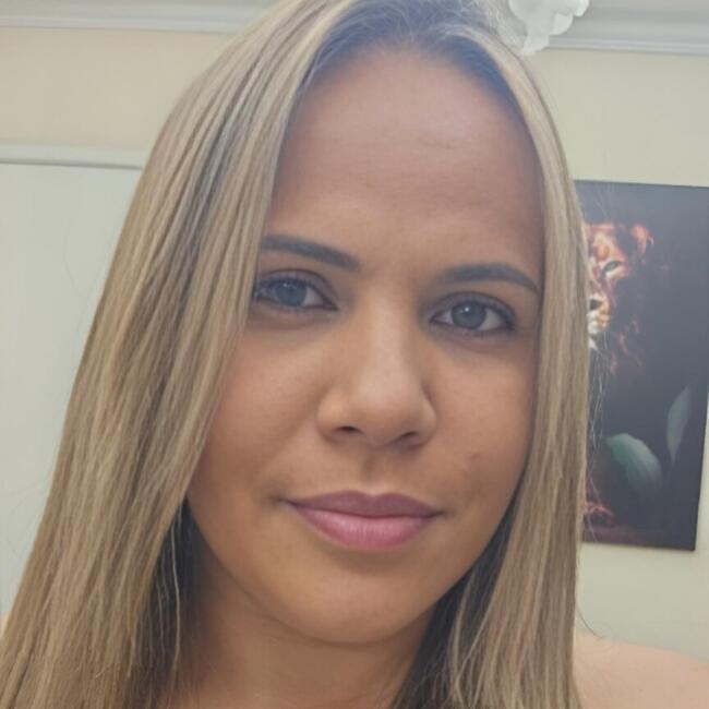 Babysitter in Santa Luzia: Vanessa