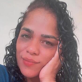 Babá em Macaé: FLAVIA ANDREIA