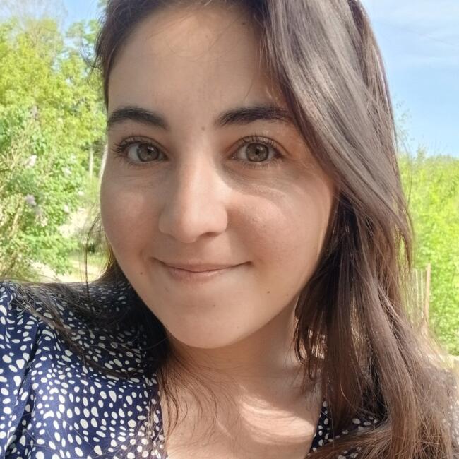 Babysitter in Saint-Barthélemy-de-Vals: Margot