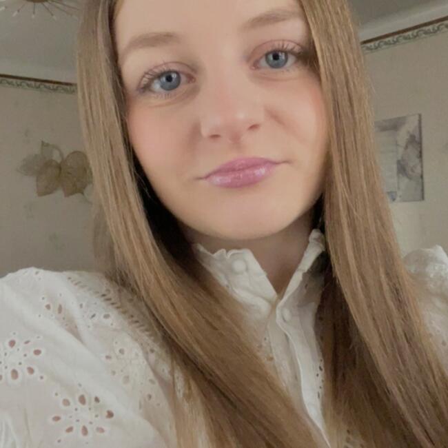 Babysitter in Saint-Aubin-lès-Elbeuf: Maëva