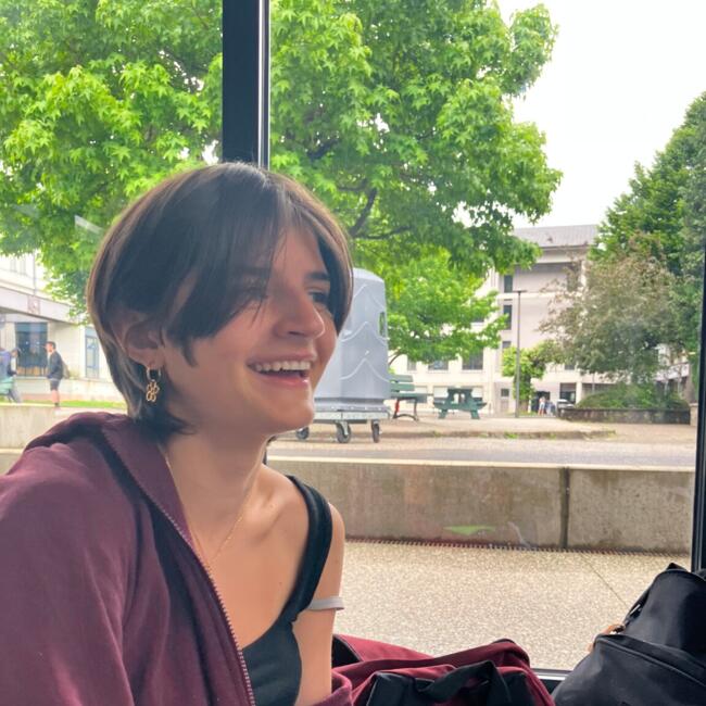 Babysitter in Saint-Sigismond: Hélène