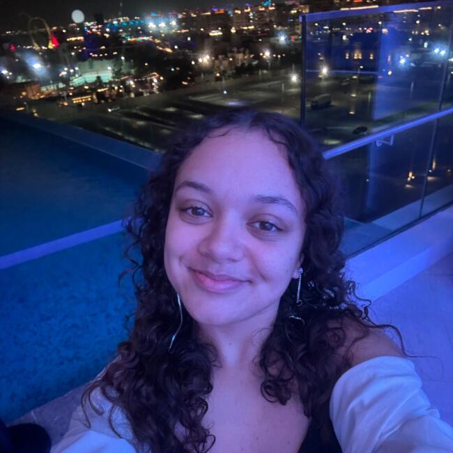 Babysitter in Abu Dhabi: Erin