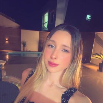 Babysitter in Joinville: Emy