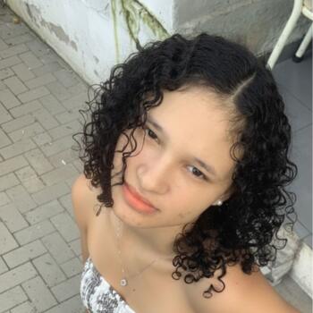 Babysitter in Araguaína: Luana