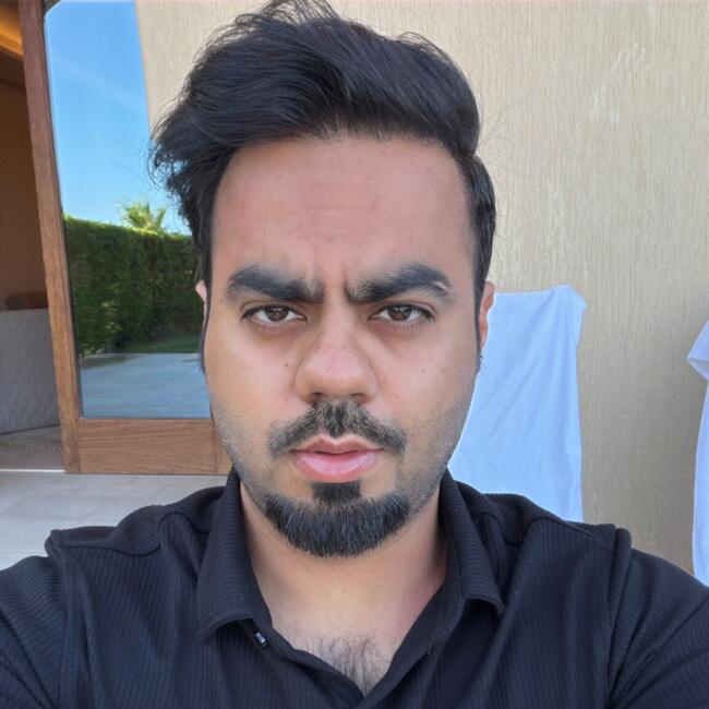 وظيفة جليسة أطفال في المنامة: Hammad