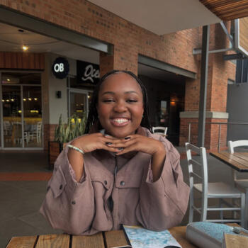 Babysitter in East London: Jaide