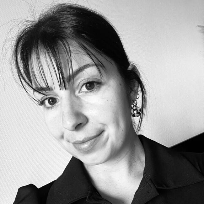 Babysitter in Bors(Canton de Montmoreau-Saint-Cybard): Estelle