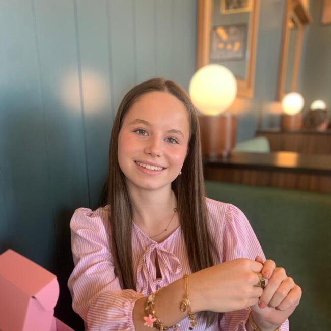 Babysitter in Châteaugiron: Lilia