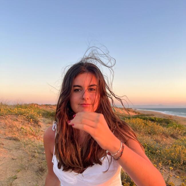 Babysitter in Laval: Claire