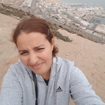 Babysitter in Paris: Halima