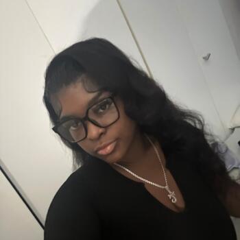 Babysitter in The Bronx: Jayana