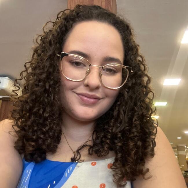 Babá em São Pedro da Aldeia: Luísa