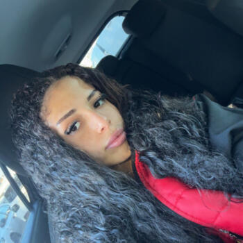 Babysitter in Saint-Junien: Rania