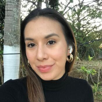 Babysitter in Alajuela: Hazel Andrade