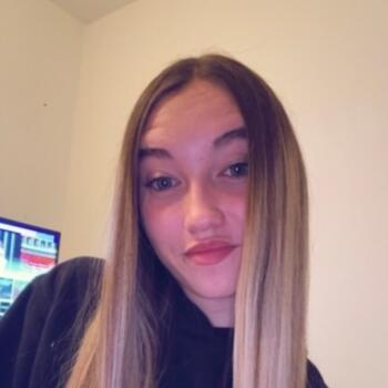 Babysitter in Quesnoy-sur-Deûle: Flore